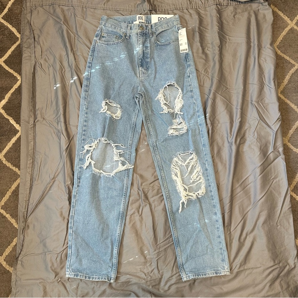 Women’s Urban Outfitters BDG Ripped Baggy Jeans NWT Size 27